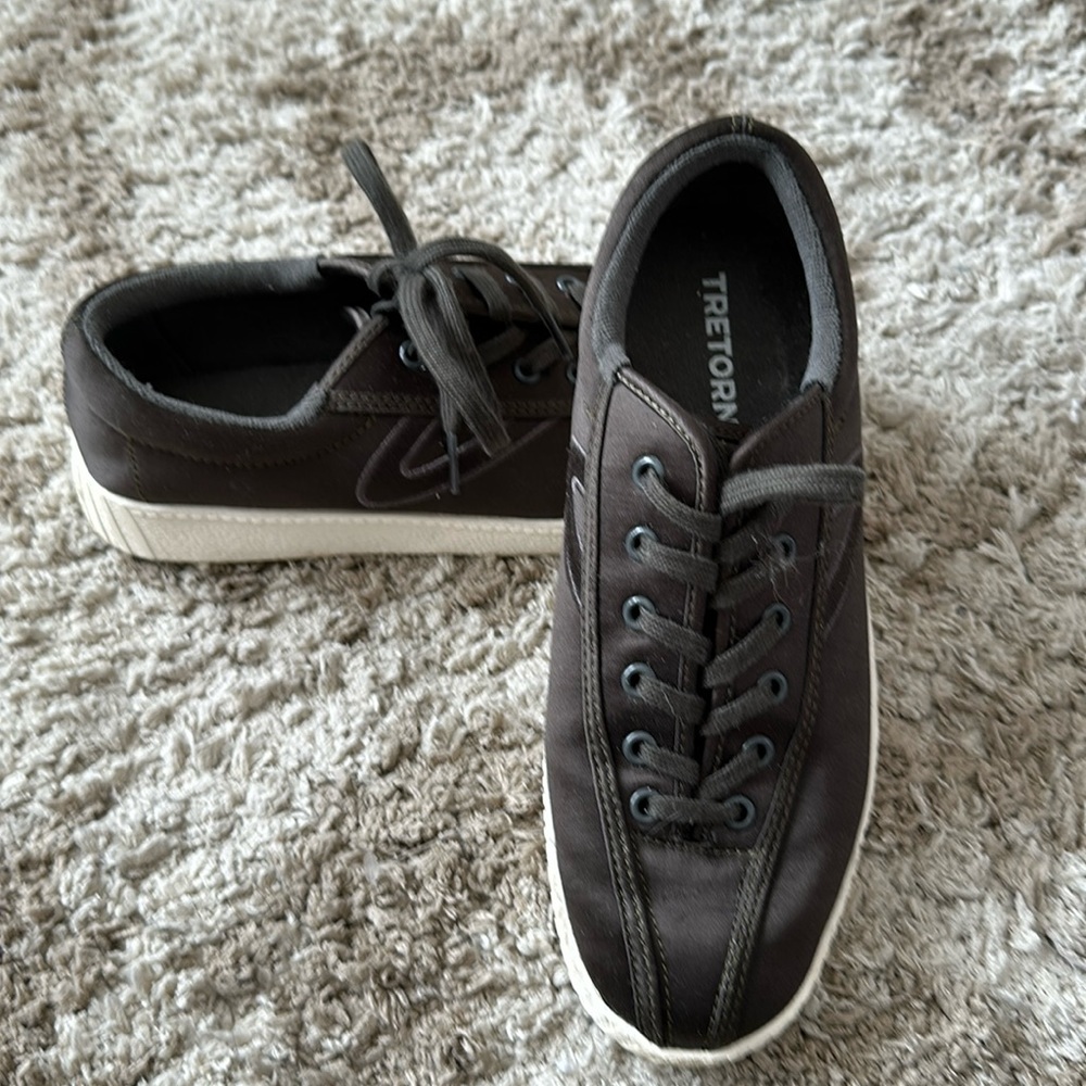 Tretorn sneakers in black size 7